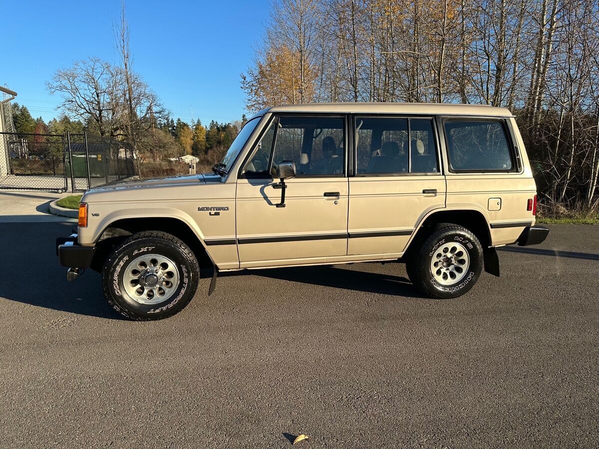 1991 Mitsubishi Montero LS - photo 3