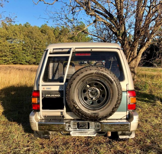 1991 Mitsubishi Pajero 4 Door - photo 4