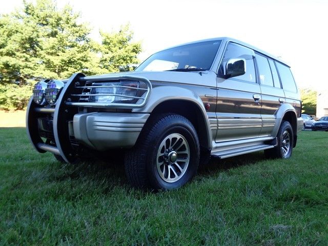 1991 Mitsubishi Montero LIMITED 4X4 TURBO DIESEL - photo 2