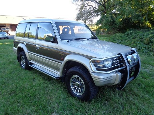 1991 Mitsubishi Montero LIMITED 4X4 TURBO DIESEL - photo 3