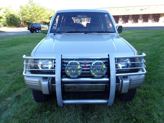 1991 Mitsubishi Montero LIMITED 4X4 TURBO DIESEL - photo 9
