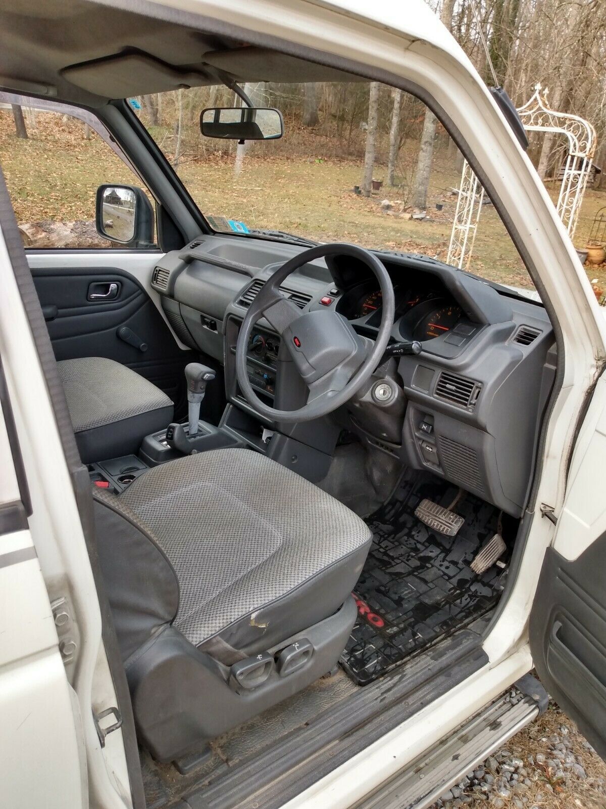 1991 Mitsubishi Pajero - photo 3