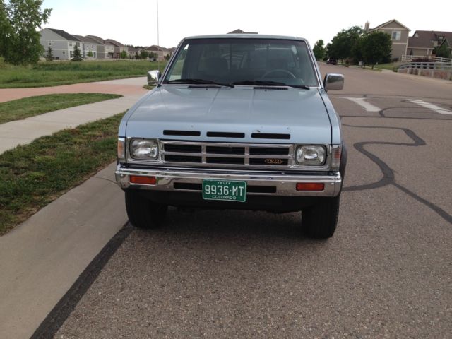 1991 Nissan Other Base Extended Cab Pickup 2-Door - photo 5