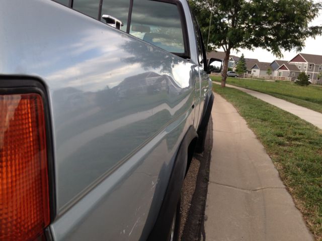1991 Nissan Other Base Extended Cab Pickup 2-Door - photo 9