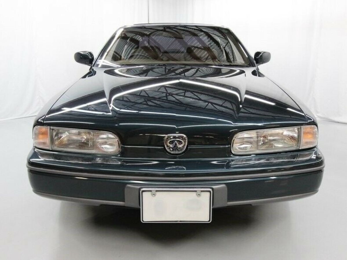 1991 Nissan Infiniti Q45 - photo 2