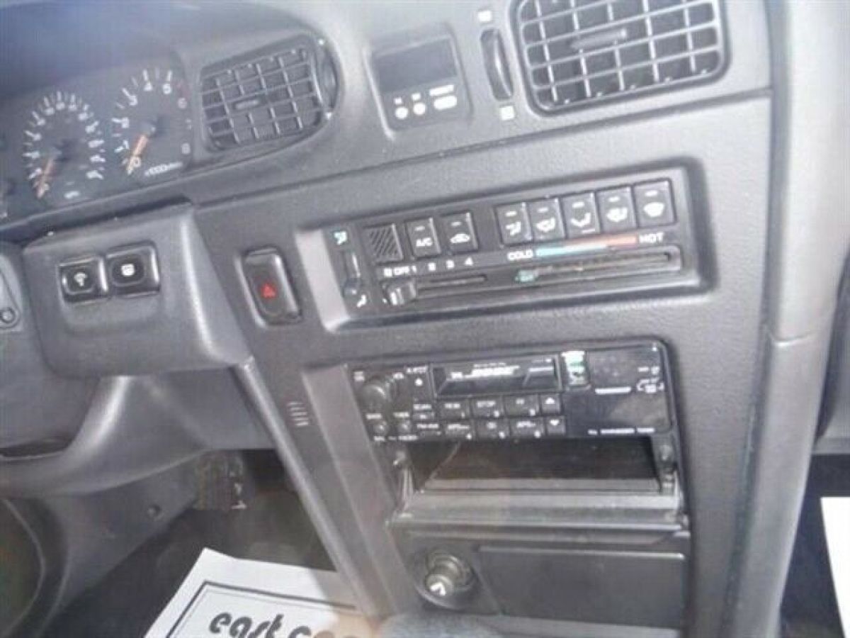 1991 Nissan Maxima GXE 4dr Sedan - photo 7