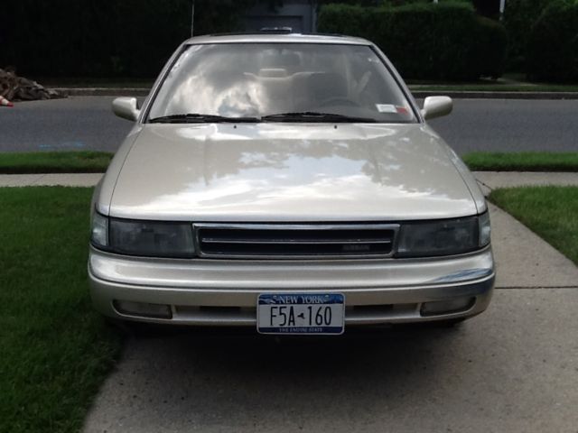 1991 Nissan Maxima GXE Pebble Beige Automatic 1991 Nissan Maxima GXE