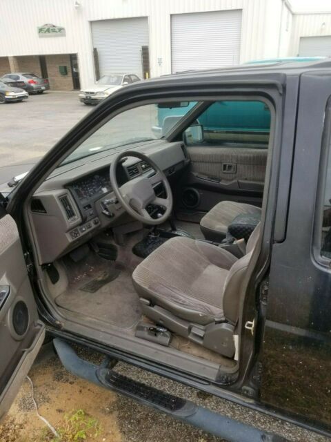 1991 Nissan Pathfinder SE - photo 5