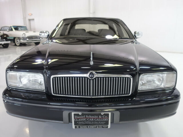 1991 Nissan President Sovereign Luxury Sedan - photo 2