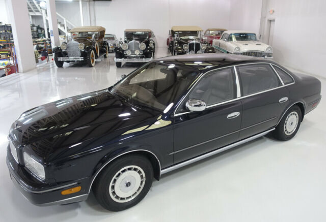 1991 Nissan President Sovereign Luxury Sedan - photo 5