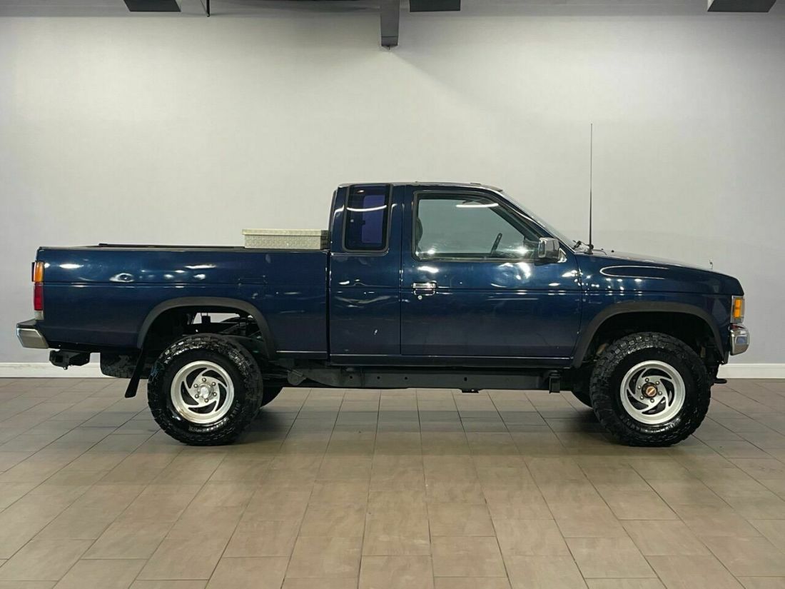 1991 Nissan Other Pickups SE V6 2dr 4WD Extended Cab SB - photo 4