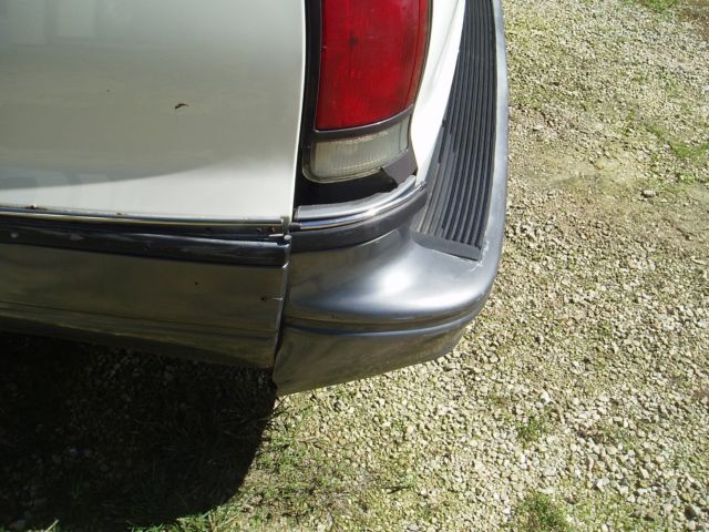 1991 Oldsmobile Custom Cruiser - photo 6