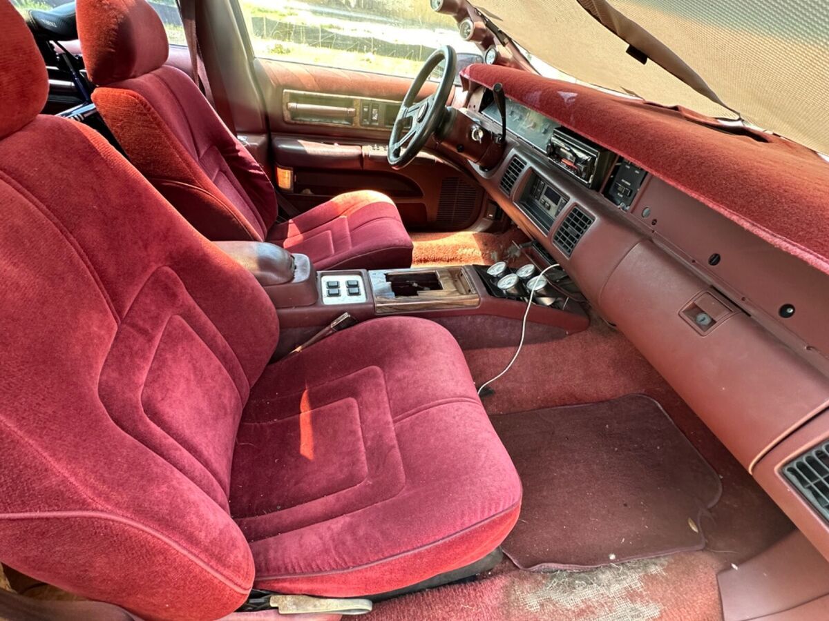 1991 Oldsmobile Custom Cruiser - photo 11