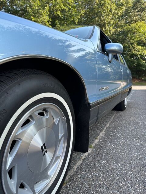 1991 Oldsmobile Custom Cruiser - photo 3