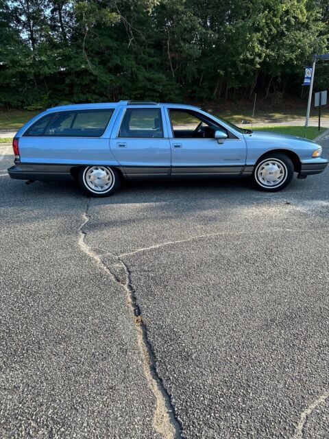 1991 Oldsmobile Custom Cruiser - photo 4