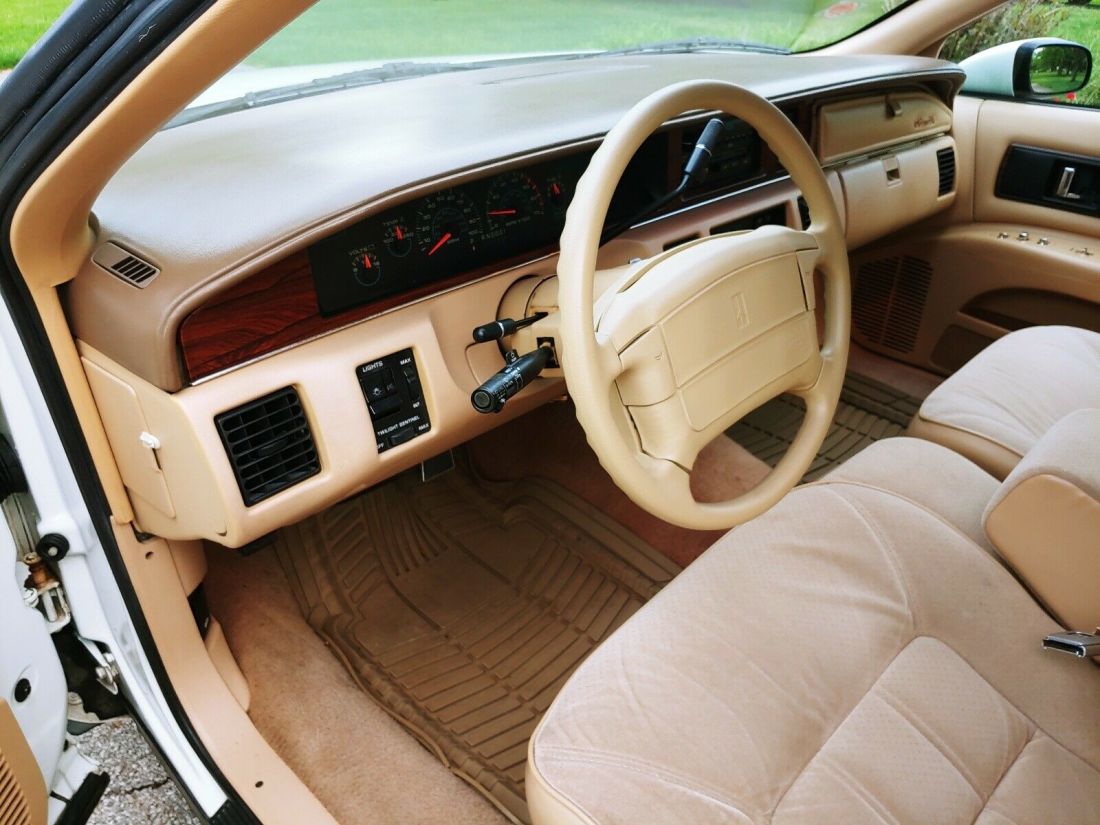 1991 Oldsmobile Custom Cruiser - photo 10