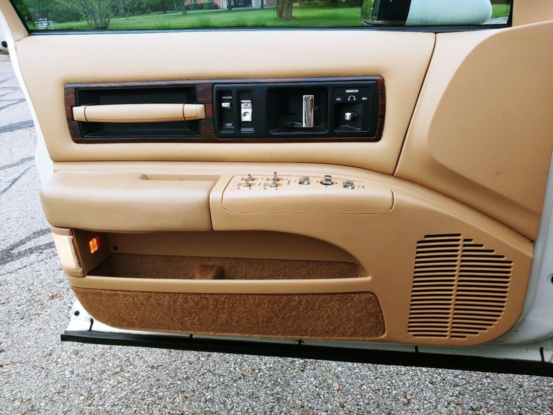 1991 Oldsmobile Custom Cruiser - photo 12