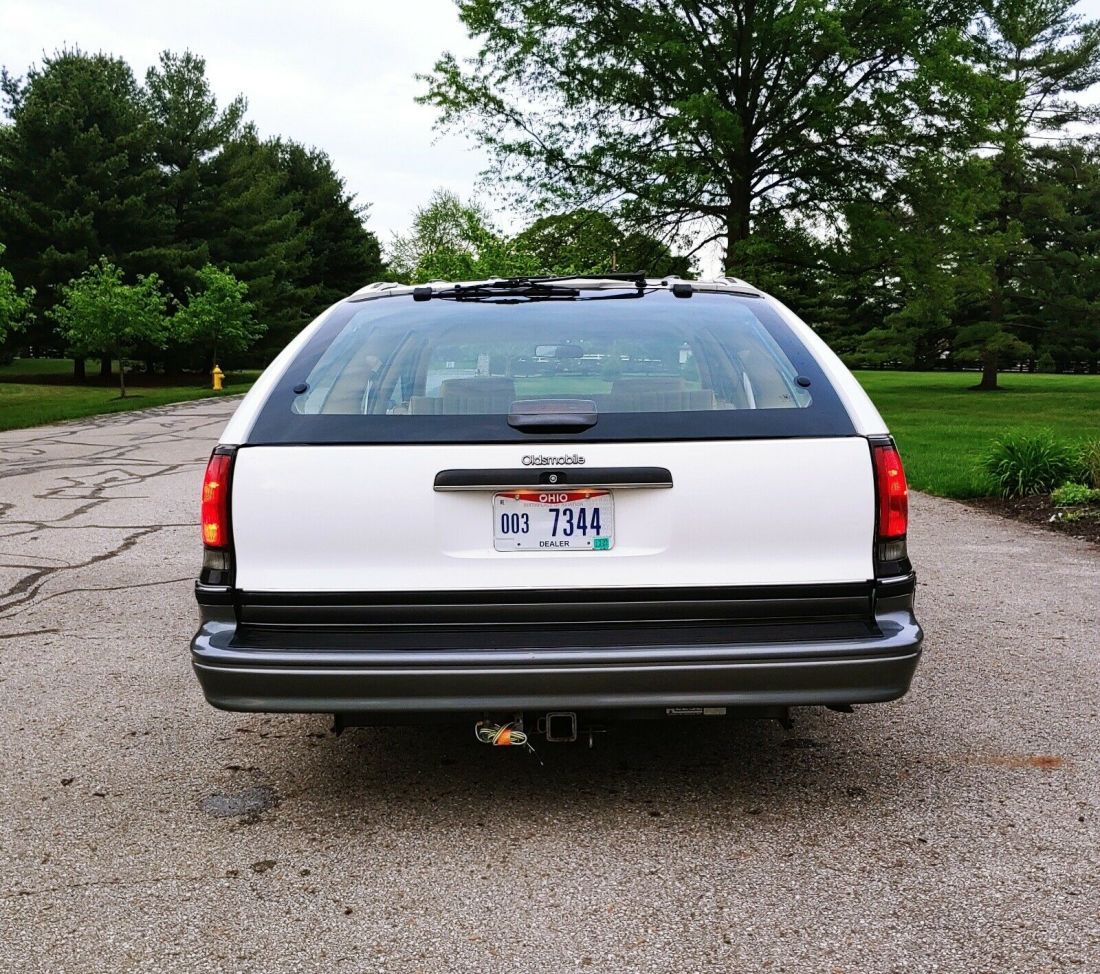 1991 Oldsmobile Custom Cruiser - photo 7