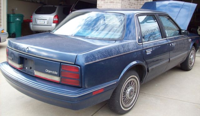 1991 Oldsmobile Ciera four door - photo 2