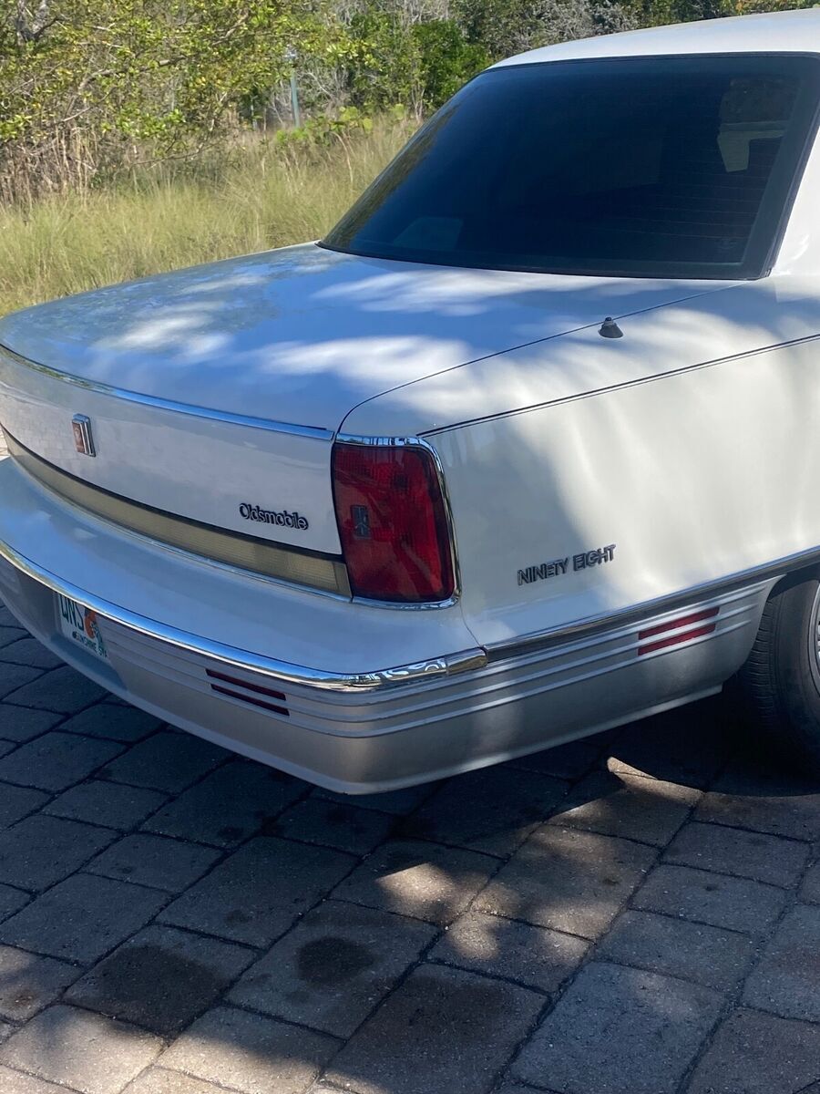 1991 Oldsmobile 98 REGENCY ELITE - photo 4