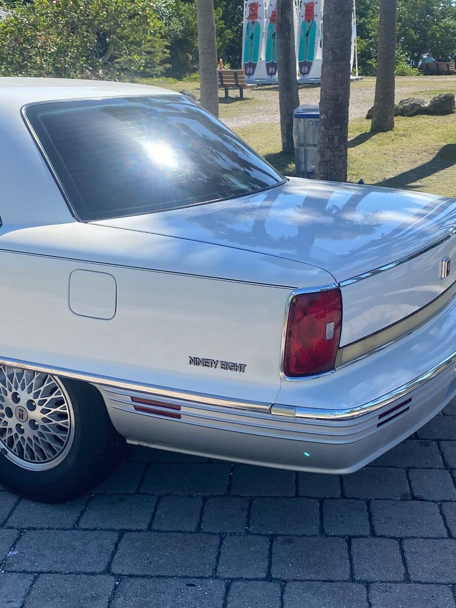 1991 Oldsmobile 98 REGENCY ELITE - photo 5