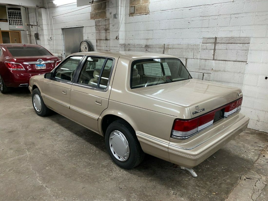 1991 Plymouth Acclaim - photo 3