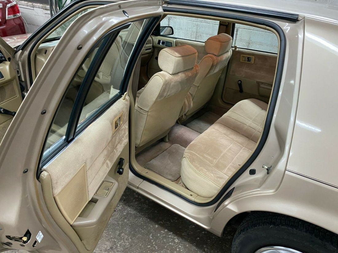 1991 Plymouth Acclaim - photo 7