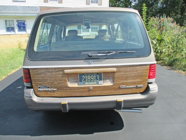 1991 Plymouth Grand Voyager - photo 6