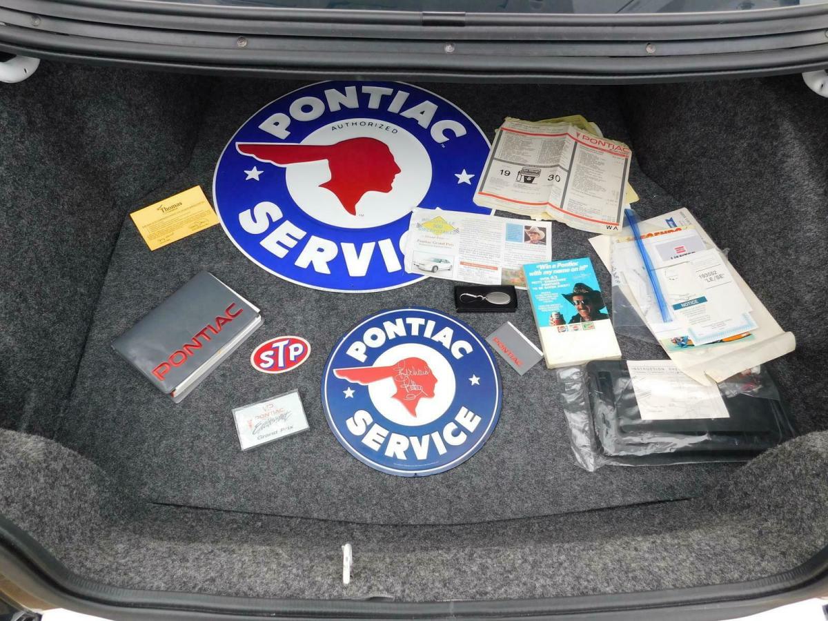 1991 Pontiac Grand Prix SE RICHARD PETTY EDITION - photo 8