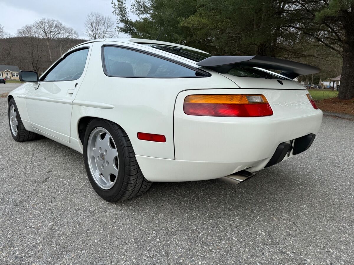 1991 Porsche 928 GT 5 Speed Very Nice Well Sorted Example - photo 3