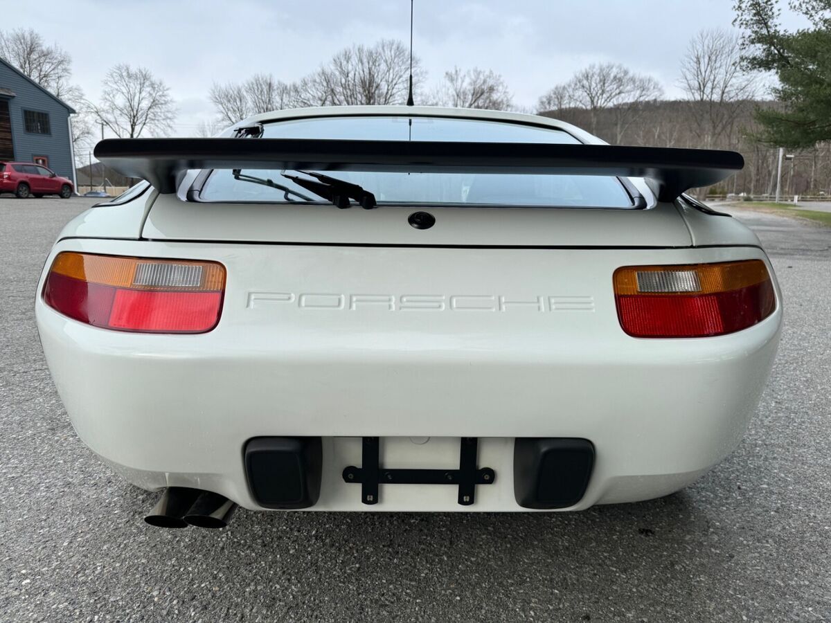 1991 Porsche 928 GT 5 Speed Very Nice Well Sorted Example - photo 4