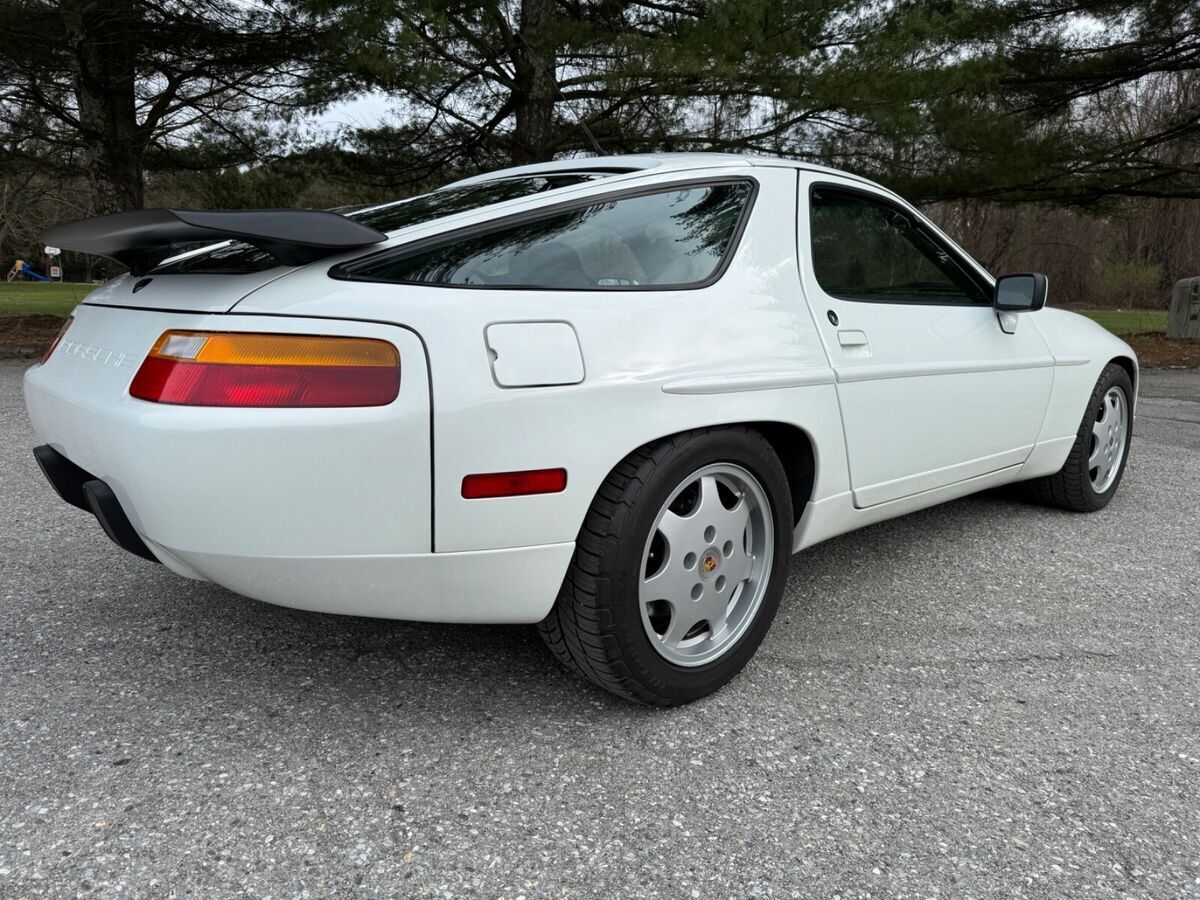 1991 Porsche 928 GT 5 Speed Very Nice Well Sorted Example - photo 5