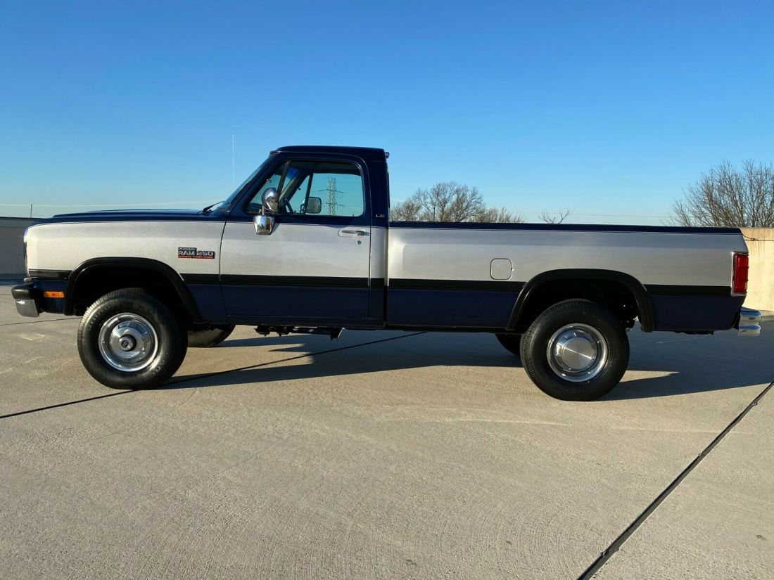 1991 Dodge Ram 2500 - photo 8