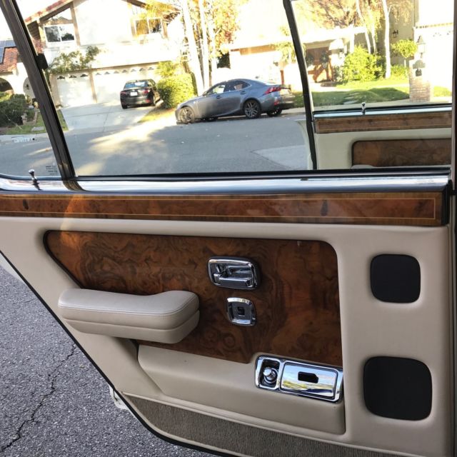 1991 Rolls-Royce Silver Spirit/Spur/Dawn CREAM WITH BROWN PIPPING - photo 11