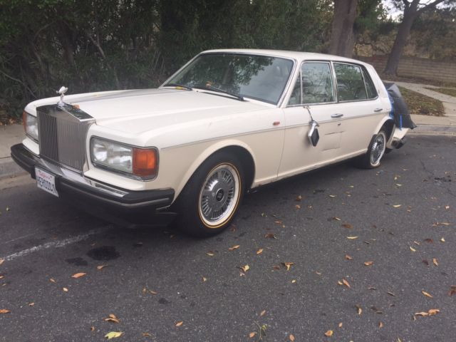1991 Rolls-Royce Silver Spirit/Spur/Dawn CREAM WITH BROWN PIPPING - photo 2
