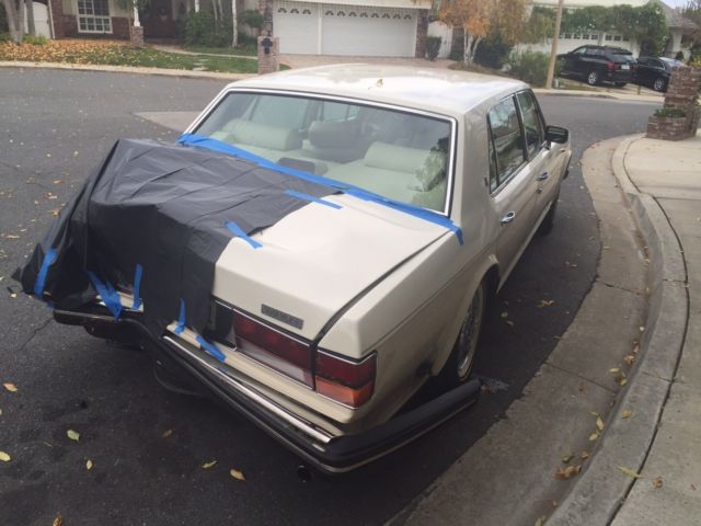 1991 Rolls-Royce Silver Spirit/Spur/Dawn CREAM WITH BROWN PIPPING - photo 6