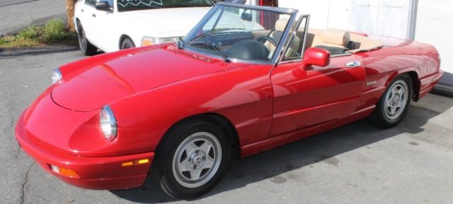 1991 Series 4 Alfa Romeo Spider 2000 2.0 L Twin Cam I4 Convertible 1991 Alfa Romeo Spider Base