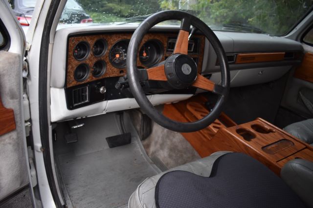 1991 Chevrolet Suburban Starcraft - photo 7