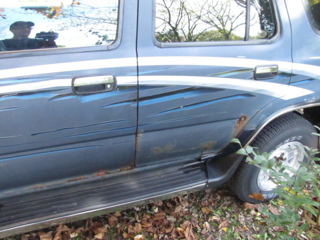1991 Toyota 4Runner SR5 Sport Utility 4-Door - photo 4