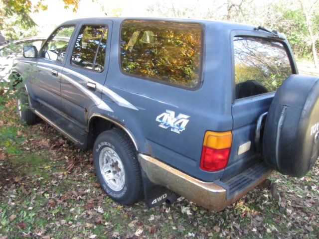 1991 Toyota 4Runner SR5 Sport Utility 4-Door - photo 9