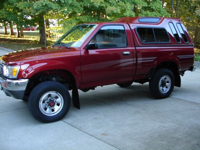 1991 TOYOTA 4WD PICKUP TRUCK 56,000 MILES 1-OWNER TACOMA TUNDRA 4RUNNER NICE 1991 Toyota Pickup DLX 56,000 original miles One Owner Nice!!