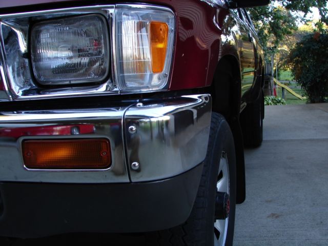 1991 Toyota Pickup DLX 56,000 original miles One Owner Nice!! - photo 2