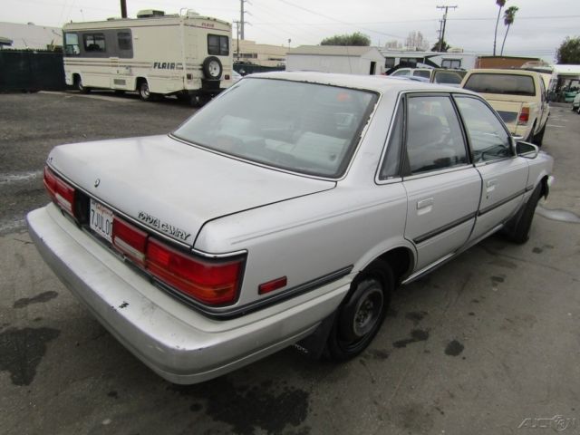 1991 Toyota Camry Deluxe - photo 4