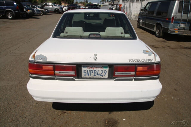 1991 Toyota Camry Deluxe - photo 5