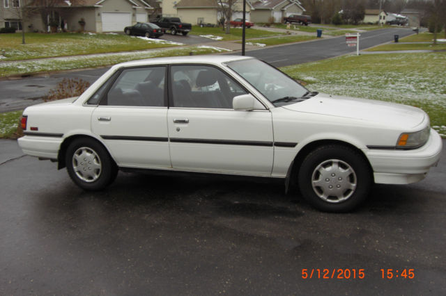 1991 Toyota Camry LE All Trac Sedan 4-Door - photo 3