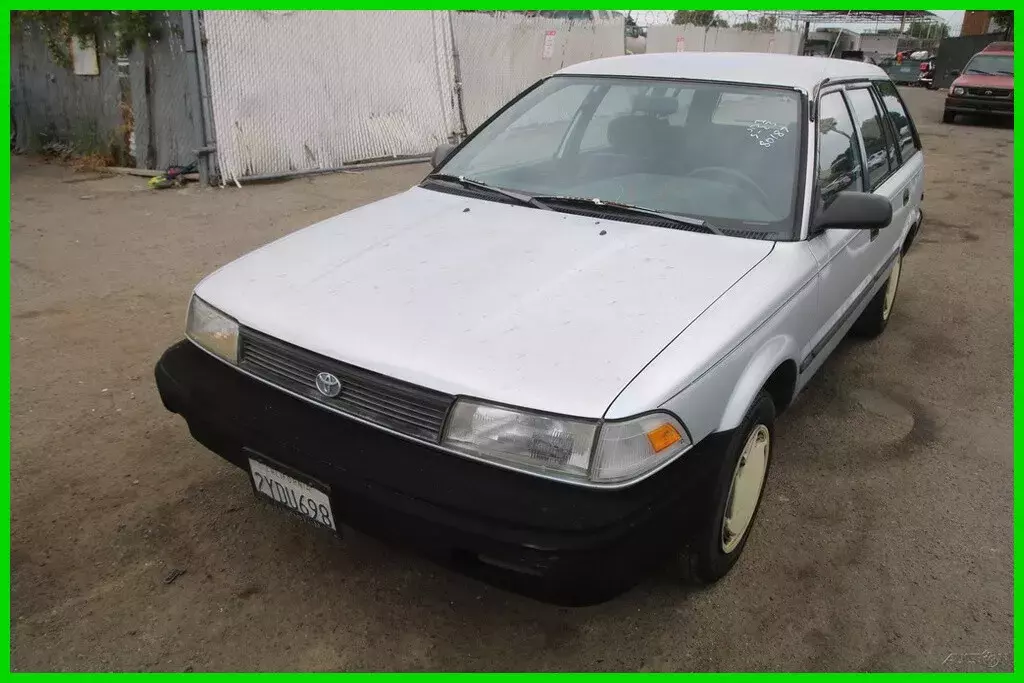 1991 Toyota Corolla DX 1.6 L 4 Cylinder NO RESERVE 1991 Toyota Corolla Deluxe