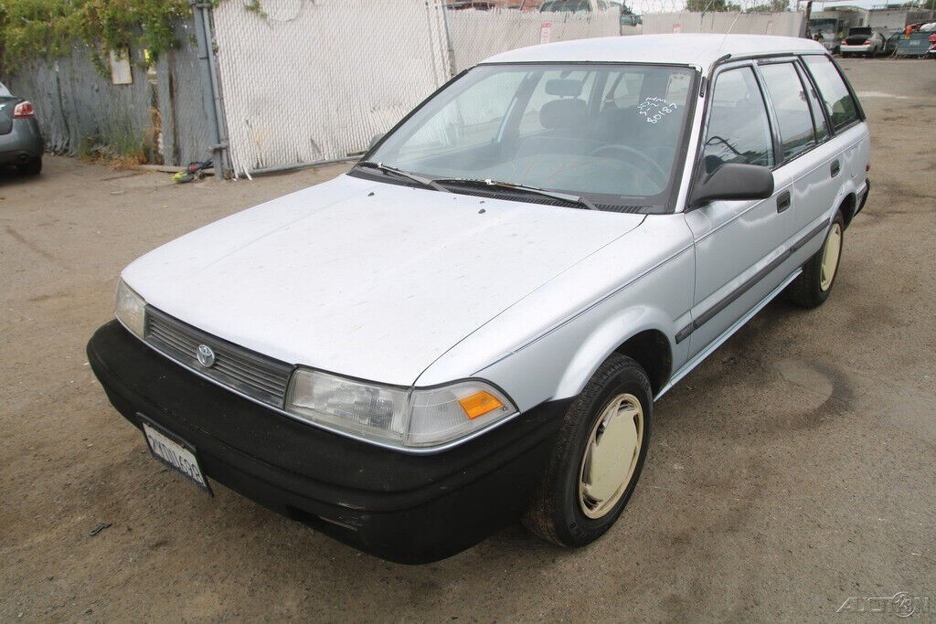 1991 Toyota Corolla Deluxe - photo 2