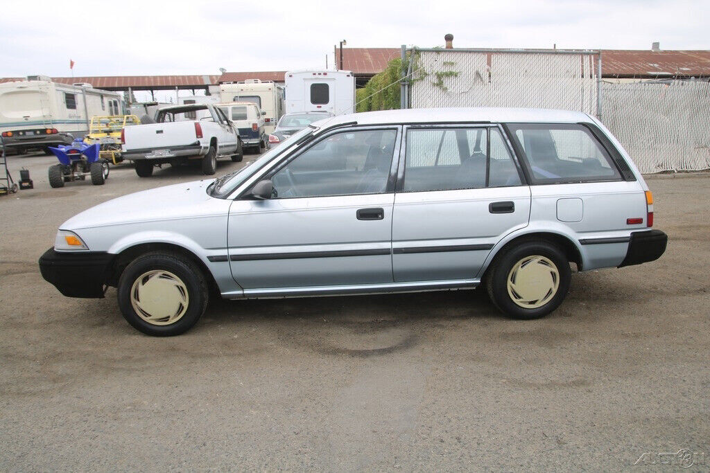 1991 Toyota Corolla Deluxe - photo 3
