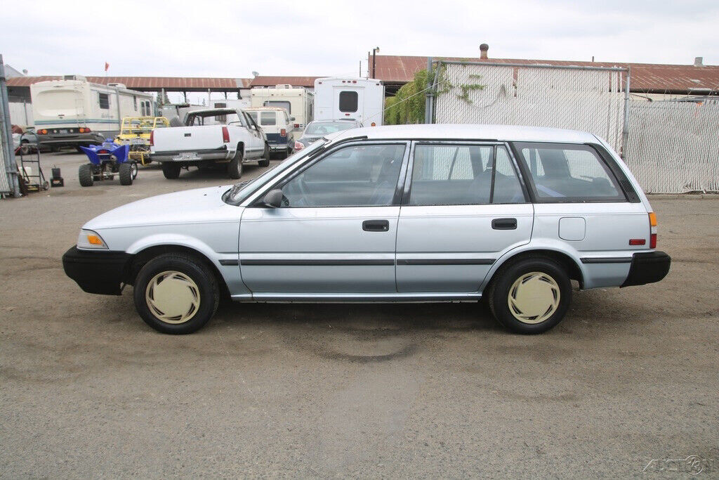 1991 Toyota Corolla Deluxe - photo 4
