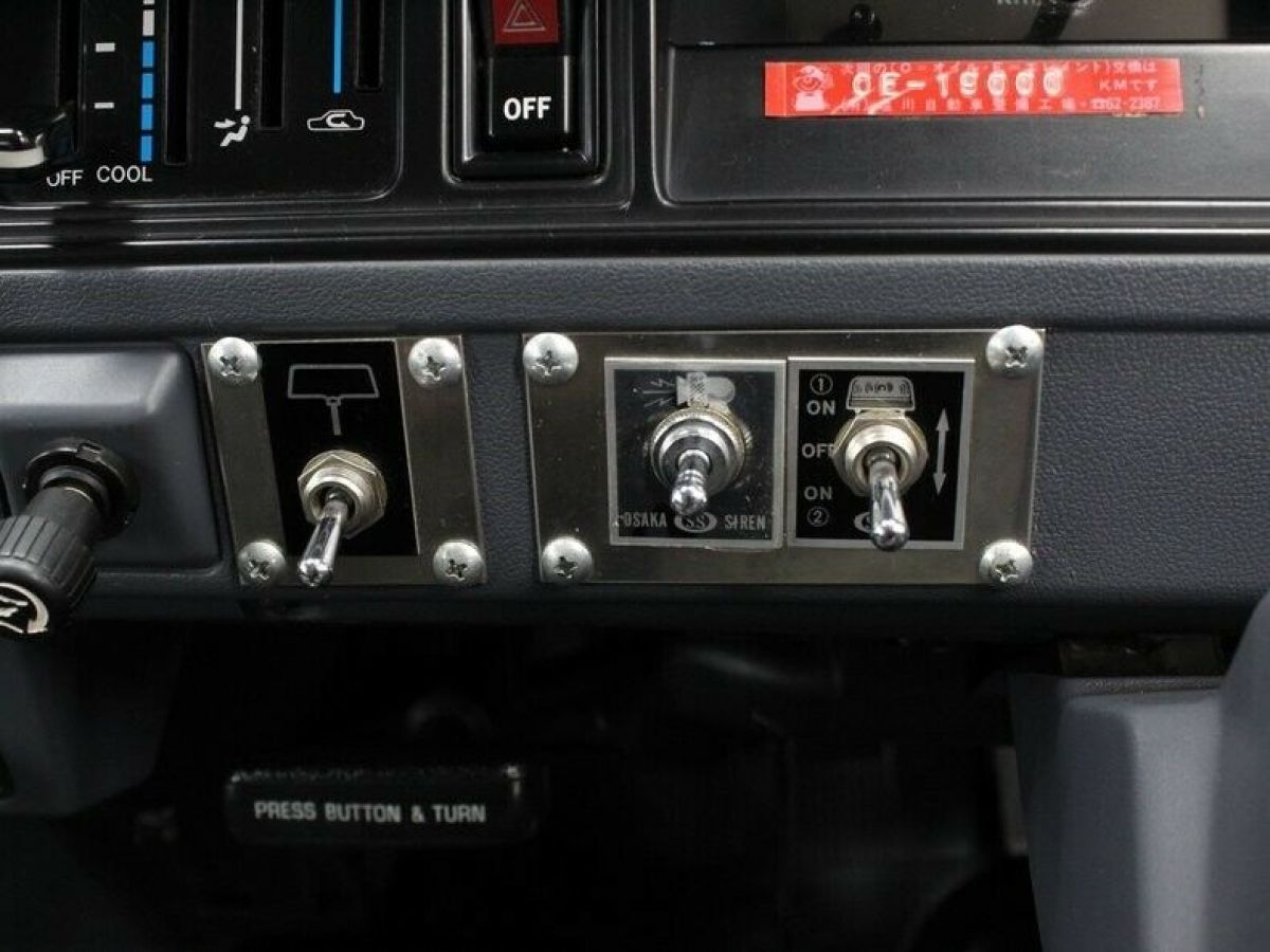 1991 Toyota HiAce Firetruck - photo 12